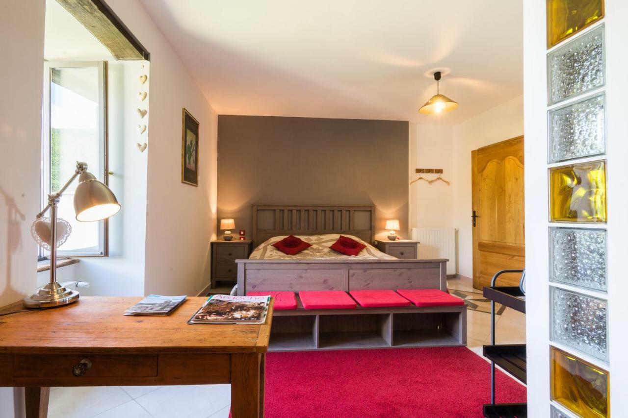 "Il Etait Une Soie..." Hotel Saint-Vincent-de-Barres Buitenkant foto