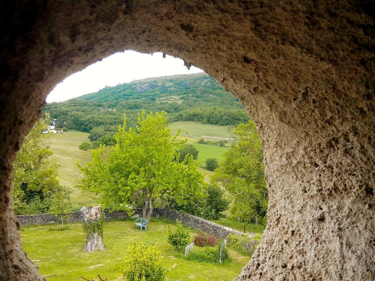 "Il Etait Une Soie..." Hotel Saint-Vincent-de-Barres Buitenkant foto